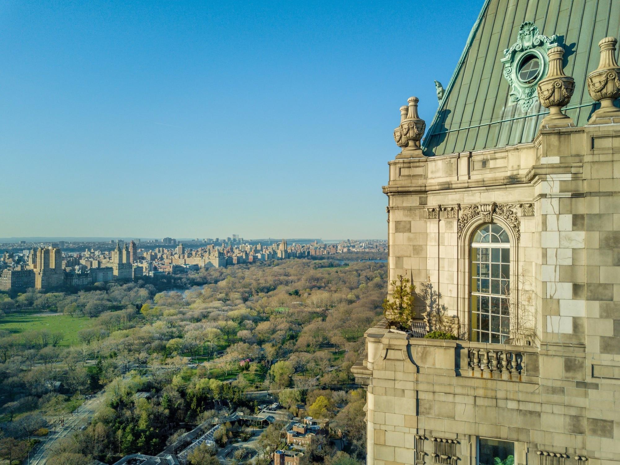The Pierre, A Taj Hotel, New York Dış mekan fotoğraf View of Central Park from the top of the Dakota